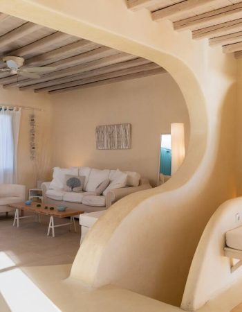 Cycladic Luxury And Comfort in Kalo Livadi